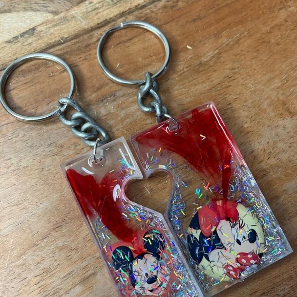 Mickey & Minnie Mouse matching keychain set - Picture 3 of 16